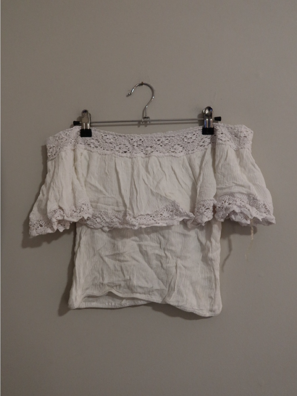 La Hearts White Off-Shoulder Crochet Trim Crop Top
